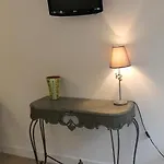 Hotel Restaurant Aux Genets D'or Mandailles-Saint-Julien