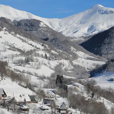 Restaurant Aux Genets D'or 2* Mandailles-Saint-Julien