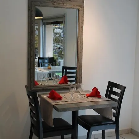 Restaurant Aux Genêts D'or Hotel 2*