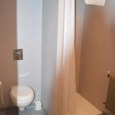 Restaurant Aux Genets D'or Hotell Mandailles-Saint-Julien